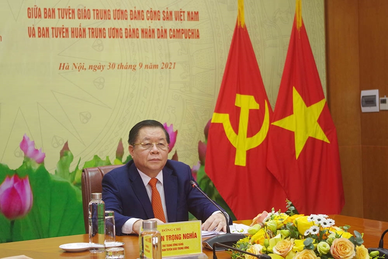 促进越南与柬埔寨之间的友好合作关系